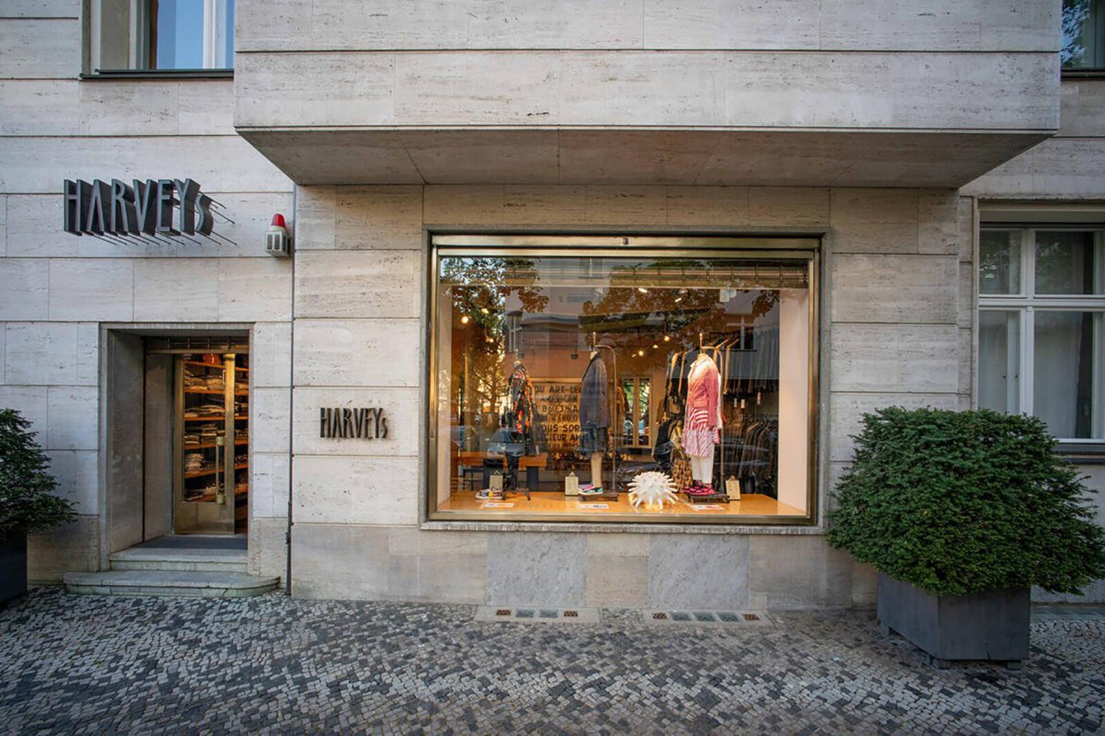 Harveys - Avantgarde Luxury Fashion, Kurfürstendamm Berlin