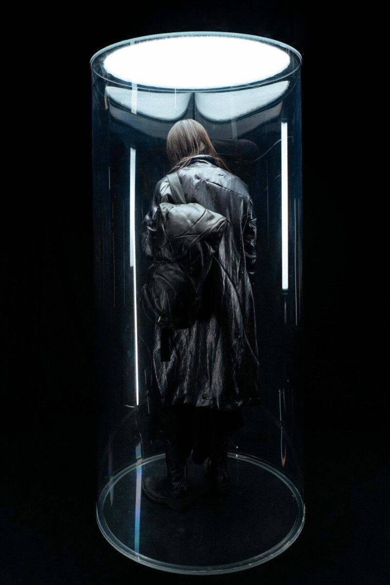 انظر بواسطة Leon Emanuel Blanck AW23