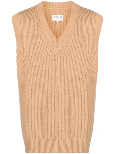 Maison Margiela V-neck ribbed-knit vest - Brown