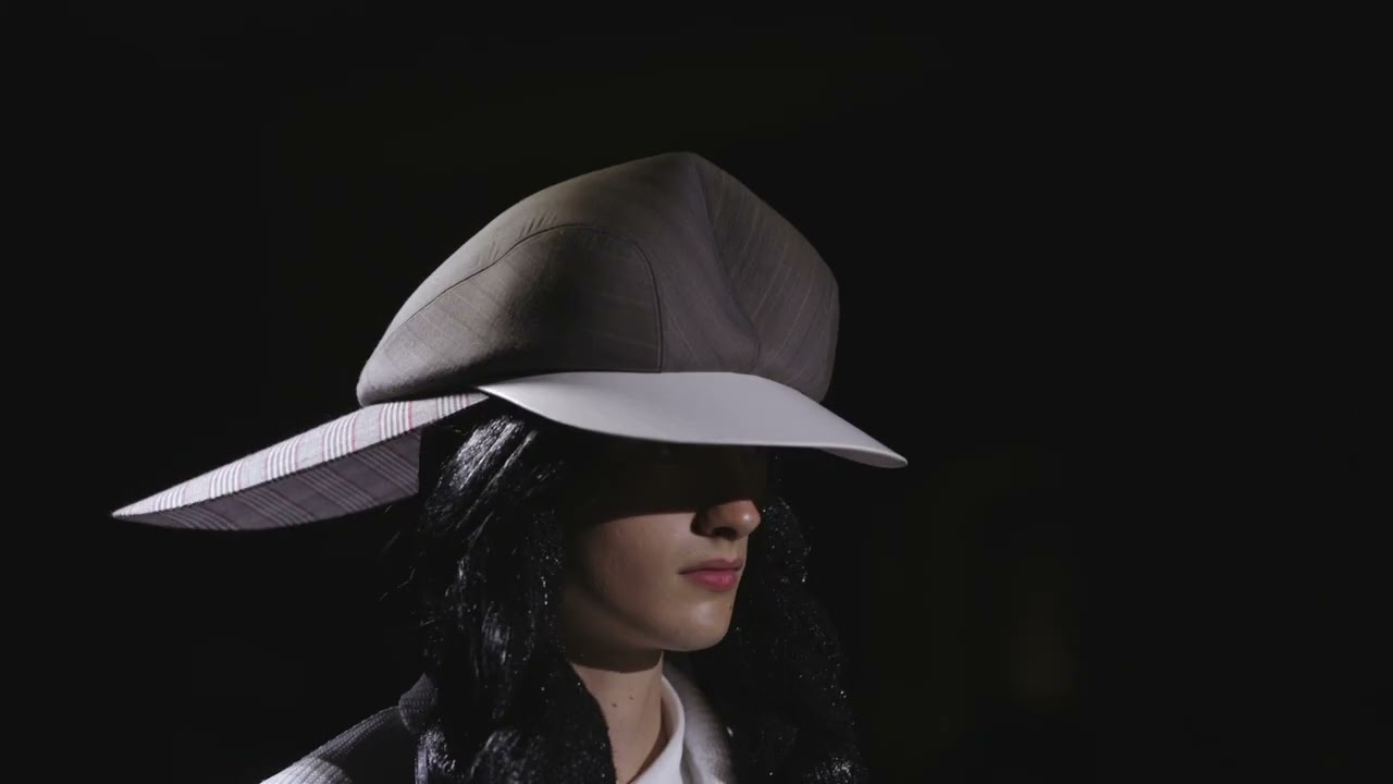 Comme des Garçons - Uniform of the Unconventional