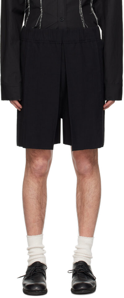 AIREI Black Pleated Shorts