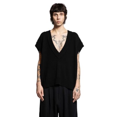 Ziggy Chen Sleeveless V-Neck Sweater