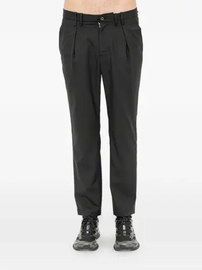 The Viridi-Anne pleated tapered trousers - Black