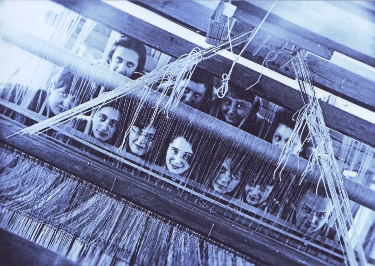 Master Kurt Wanke with the Bauhaus Dessau weaving class including Anni Albers and Gunta Stölzl